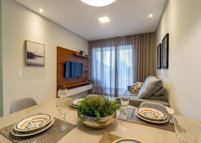 Elegante Apartamento No Centro De Bombinhas, 200M Da Praia