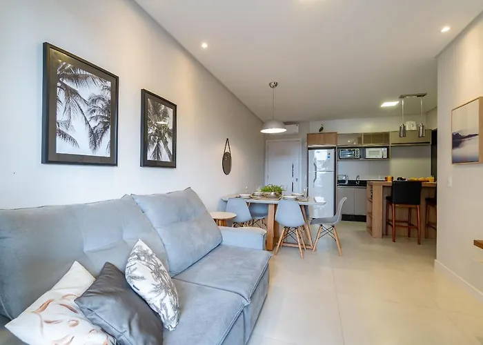 Elegante Apartamento No Centro De Bombinhas, 200M Da Praia
