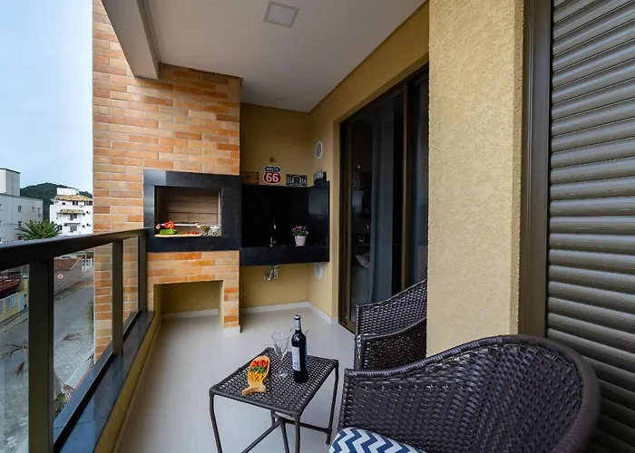 Elegante Apartamento No Centro De Bombinhas, 200M Da Praia