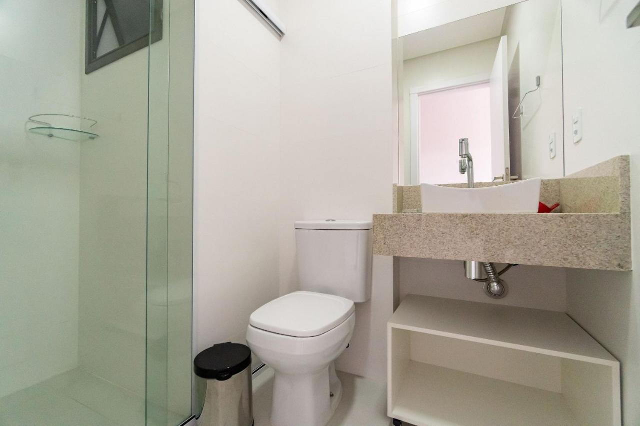 Apartment Elegante No Centro De Bombinhas, 200m Da